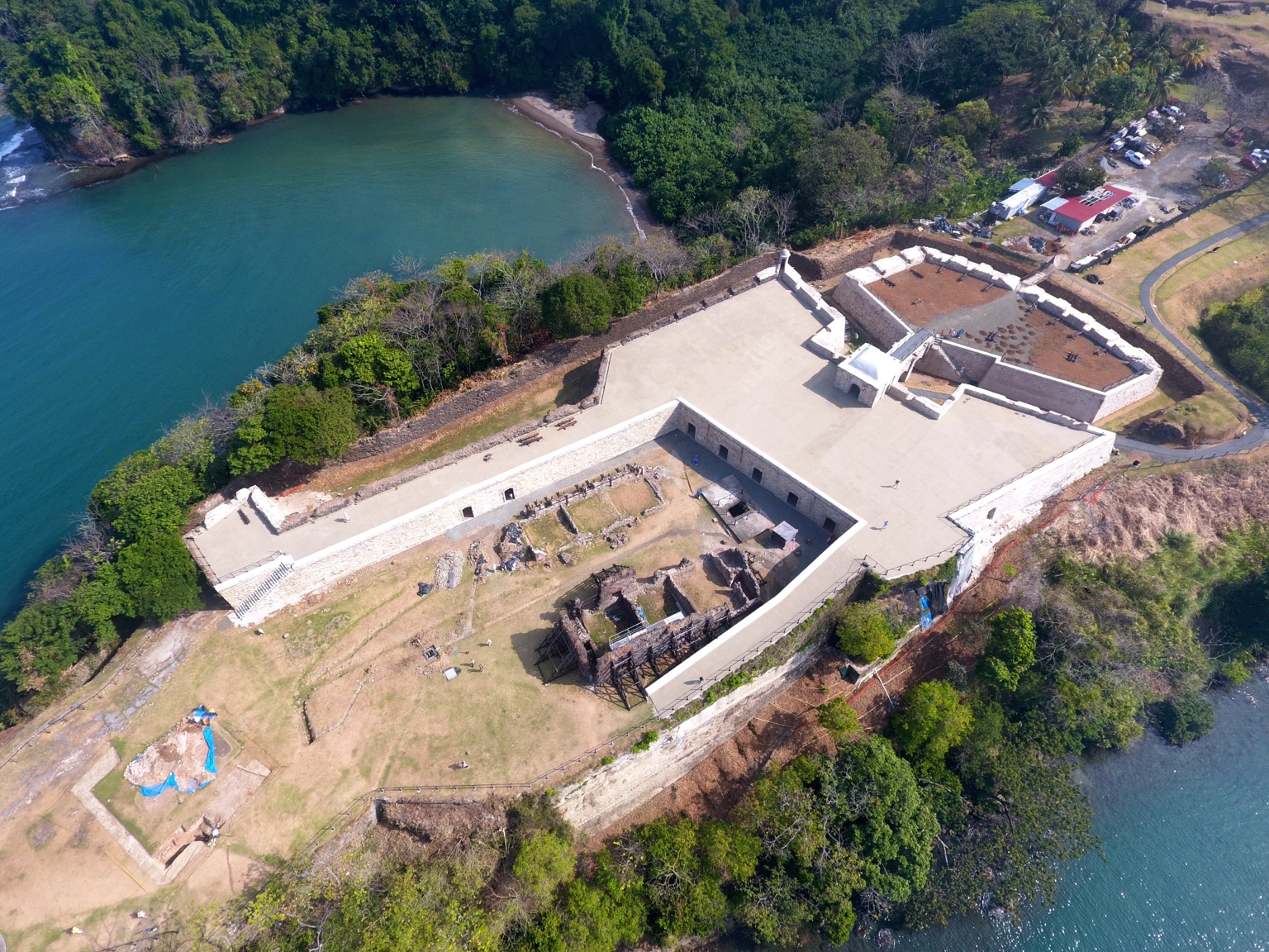 Vista aérea del Castillo de San Lorenzo durante las obras de conservación
